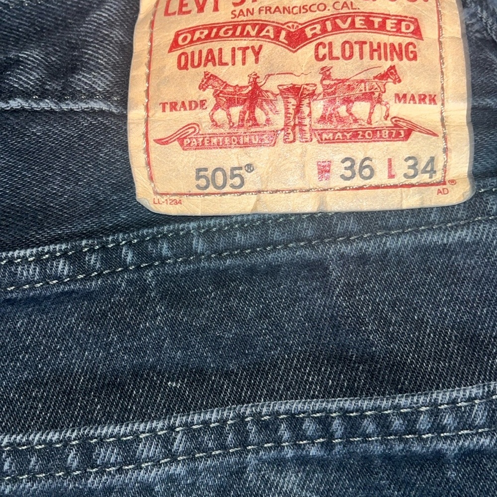 Levi's black jeans